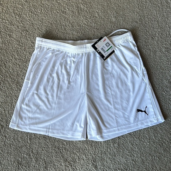 🔥Puma Women’s TeamGoal 23 Knit Shorts in White! - Picture 4 of 9